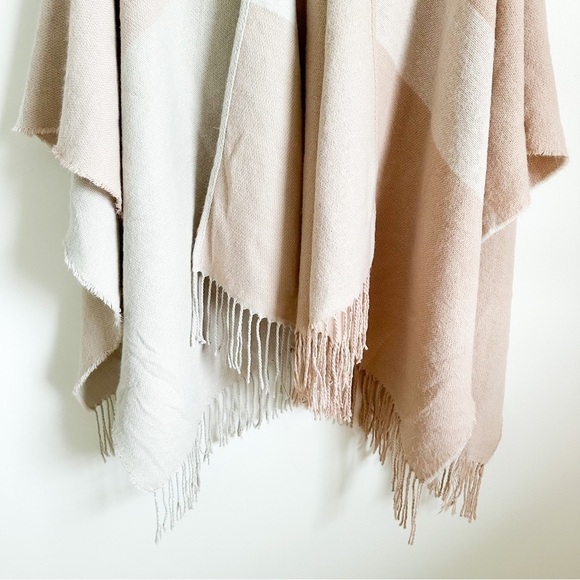SOIA & KYO Pale Pink Cream Woven Scarfigan Scarf Cardigan Wrap w/Fringe Detail - Picture 15 of 16